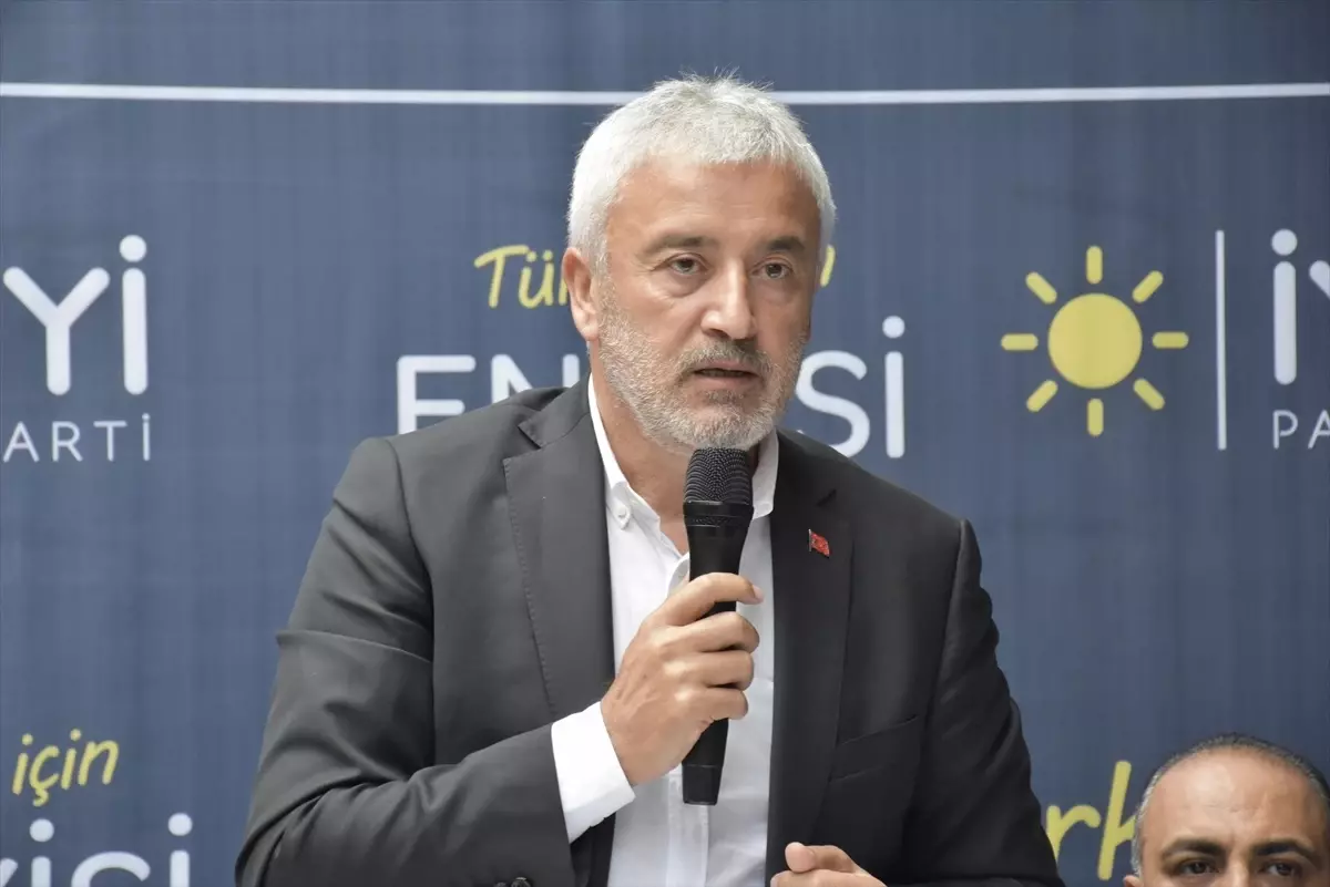 İYİ Parti Genel Başkan Yardımcıları Ordu'da Basın Toplantısı Düzenledi