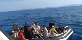 Seferihisar Açıklarında 23 Düzensiz Göçmen Kurtarıldı