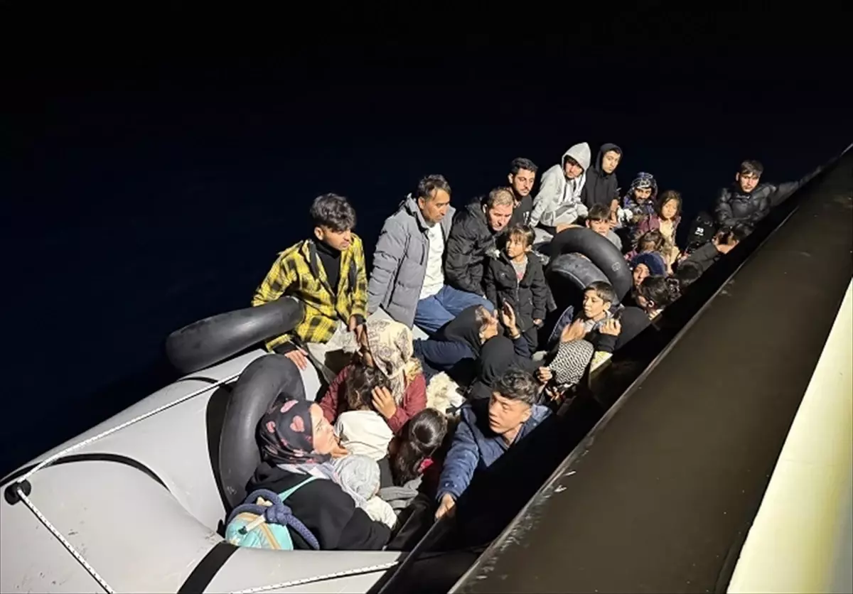 Dikili Açıklarında 36 Düzensiz Göçmen Yakalandı