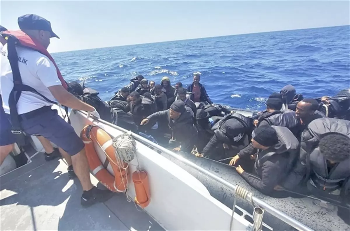 Çeşme Açıklarında 47 Düzensiz Göçmen Kurtarıldı