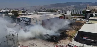 İzmir'de Atık Yığınındaki Yangın Kontrol Altına Alındı