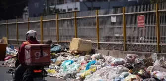 İzmir Buca'da Çöp Problemi Halkı Rahatsız Ediyor