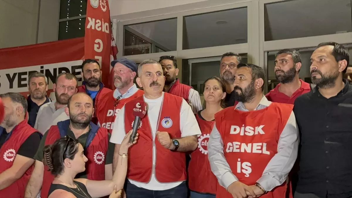 İzmir'de Grev Başladı: İşçiler Hakları İçin Mücadele Ediyor