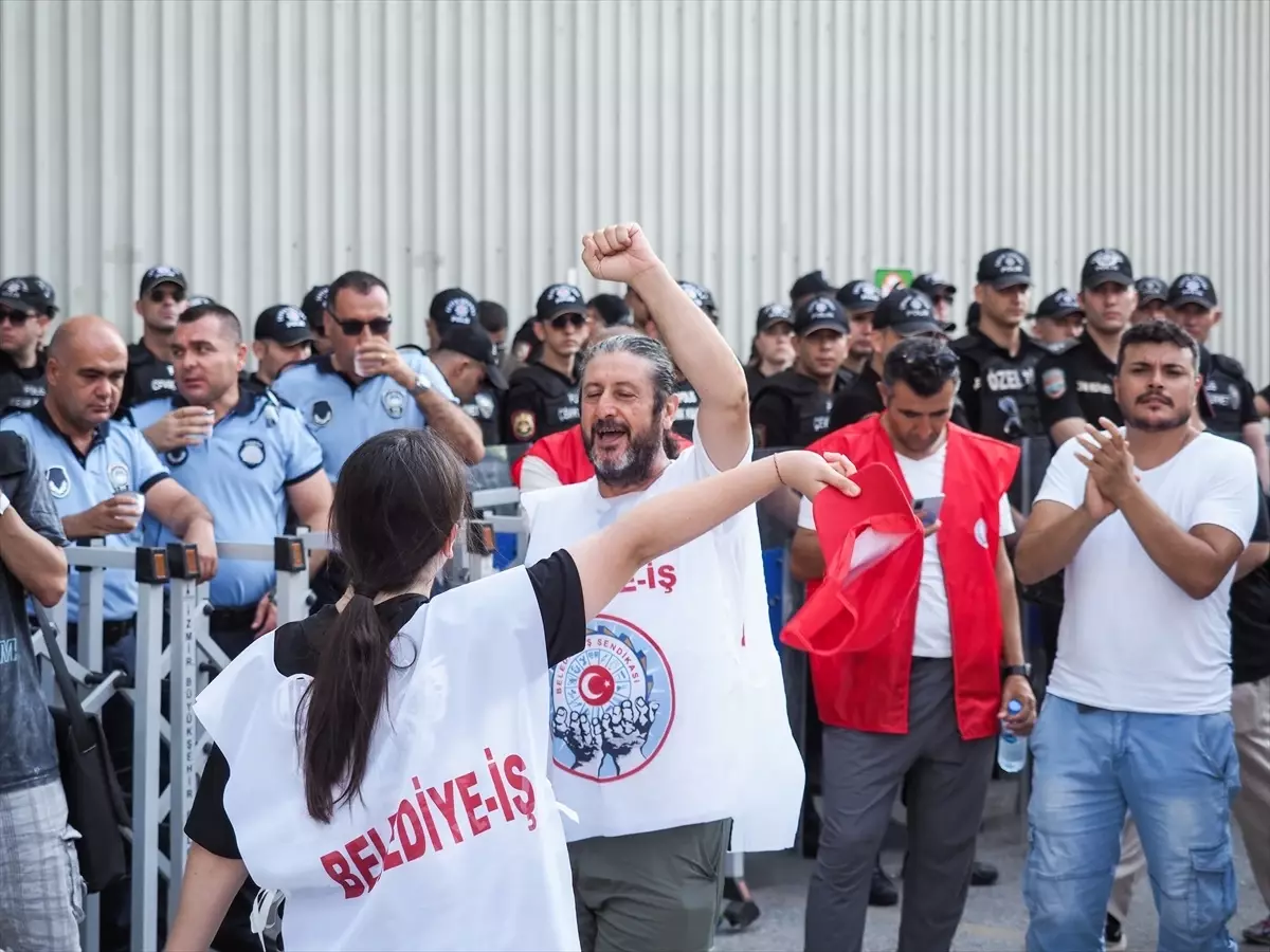 İzmir'de İşten Çıkarılan İşçilerin Eylemi Sonlandırıldı