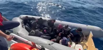 İzmir'de Düzensiz Göçmen Operasyonu: 82 Yakalandı, 10 Kurtarıldı