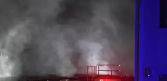 Kemalpaşa'da Cam Fabrikasında Yangın Çıktı