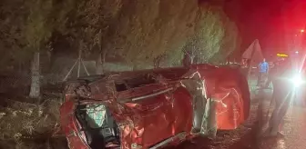 Foça'da Araç Devrildi: 4 Yaralı