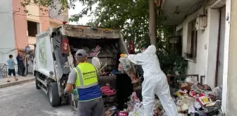 Bornova'da Çöp Ev Temizlendi, Aile Sosyal Destek Hizmetlerine Yönlendirildi