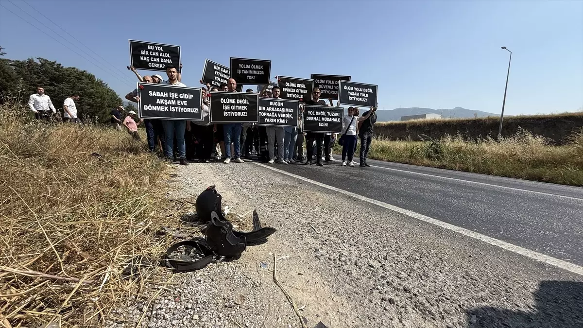 Tire'de İşçiler, Trafik Kazasında Hayatını Kaybeden Arkadaşları İçin Eylem Düzenledi