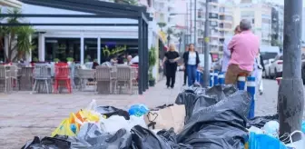 İzmir'de işçilerin grevi nedeniyle temizlik hizmeti de aksıyor