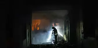 İzmir'de Metruk Binada Yangın Çıktı