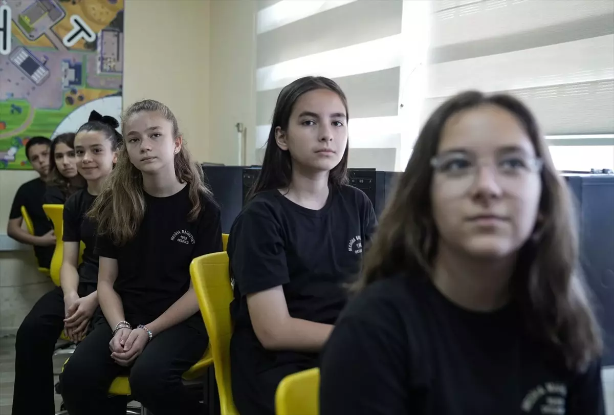 İzmir'de Dijital Okuryazarlık Eğitim Projesi Başlatıldı