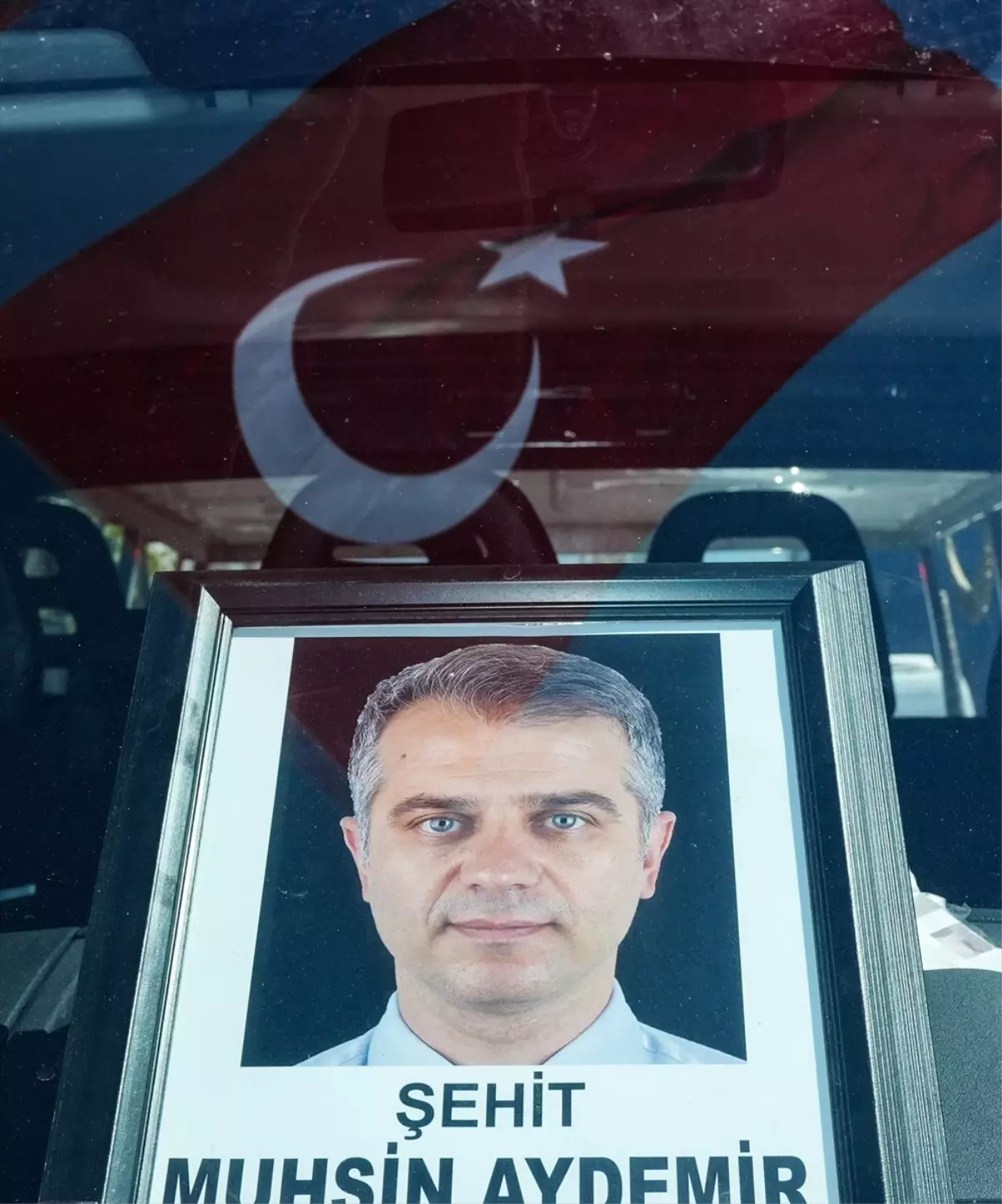 Şehit polislerimiz son yolculuğuna uğurlandı! Bir babanın en zor görevi