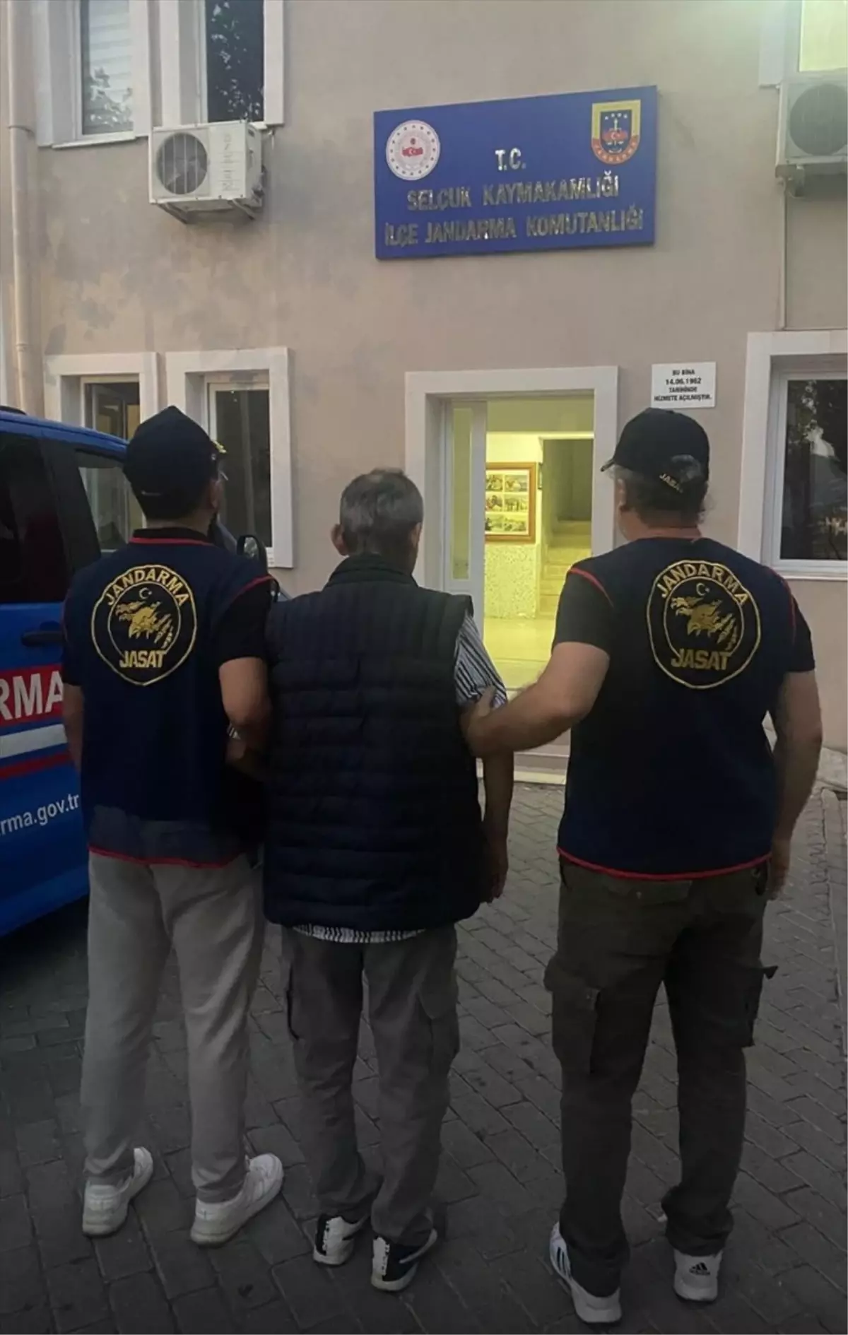 İzmir'de Sahipsiz Hayvanların Zehirlenmesi: 1 Gözaltı