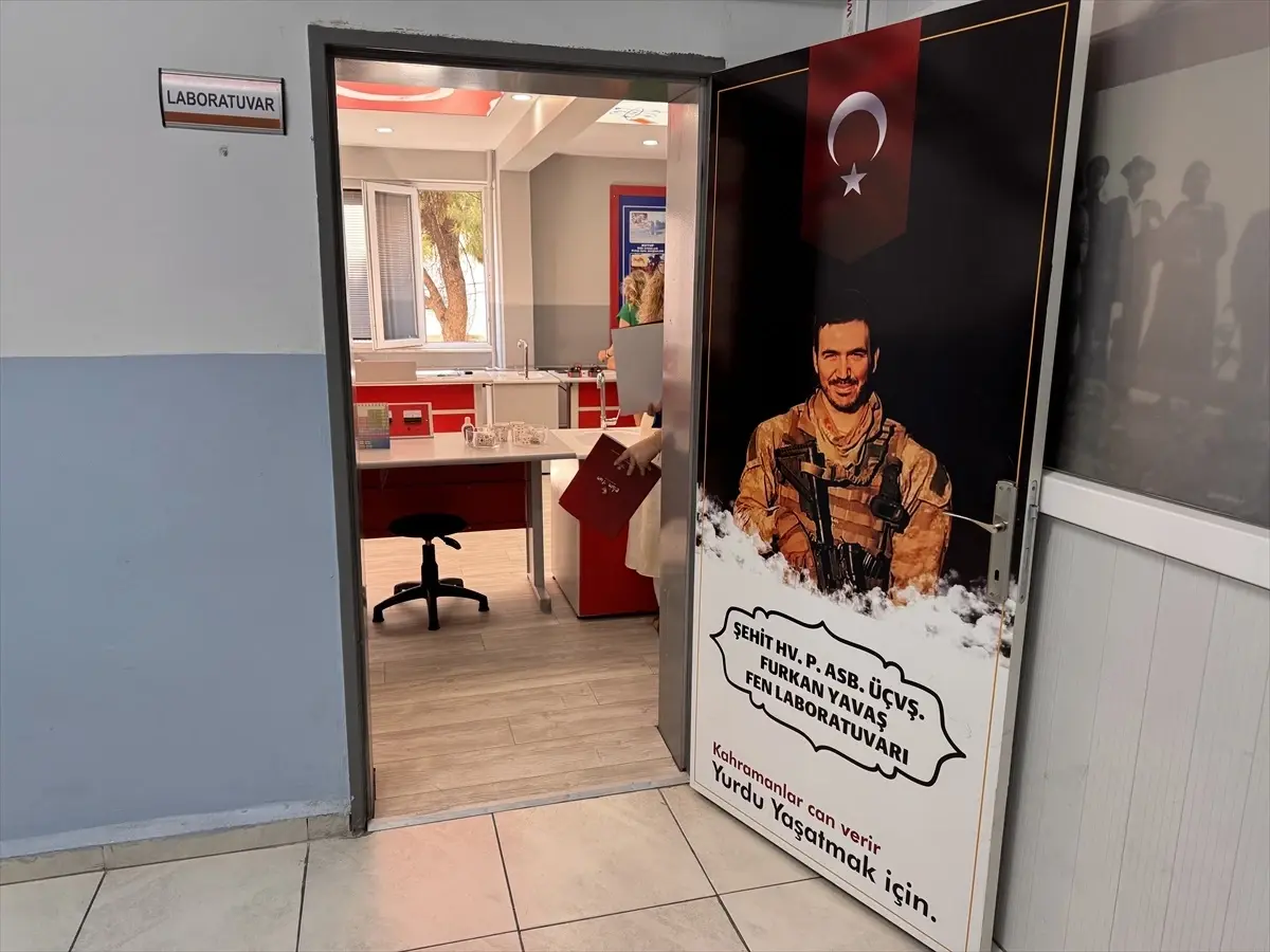 İzmir'de şehidin adının verildiği okula laboratuvar kuruldu