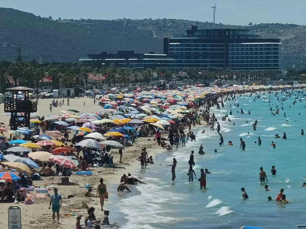 İzmir'de sıcak hava bunaltıyor