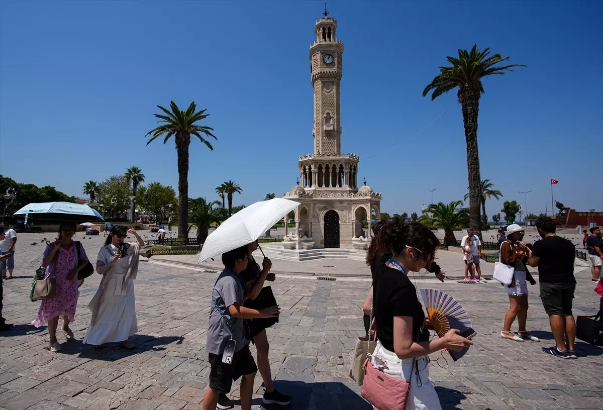 İzmir'de sıcak hava bunaltıyor