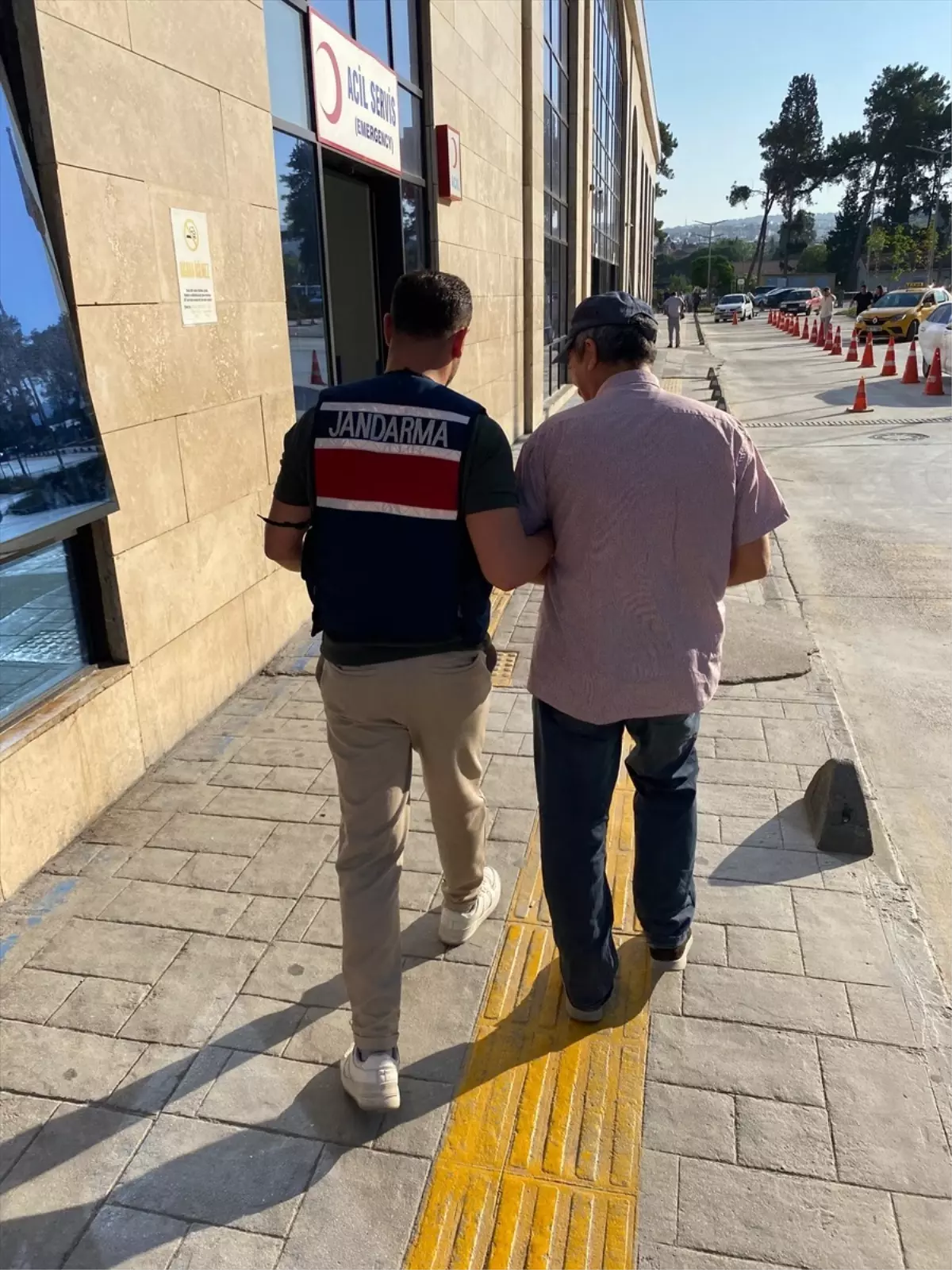 İzmir'de Terör Propagandası Yapan 5 Şüpheli Gözaltına Alındı