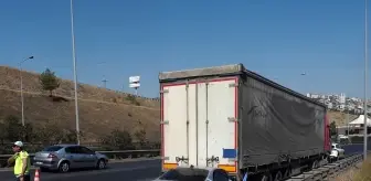 İzmir'de Trafik Kazası: 1 Ölü, 1 Ağır Yaralı