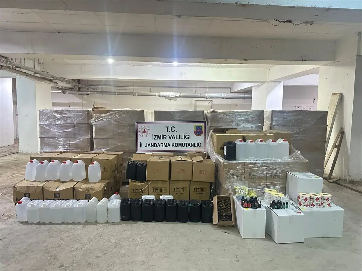 İzmir'de Uyuşturucu Operasyonunda 11 Tutuklama