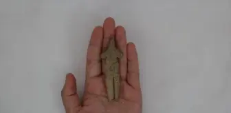 İzmir'de 8 Bin Yıllık Tilki Postlu Figür Bulundu
