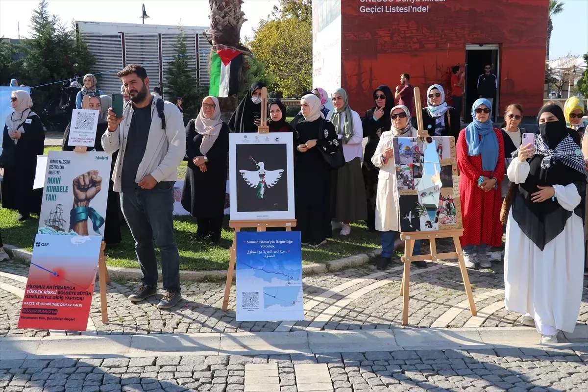 İzmir'de Küresel Sumud Filosu'na Destek Etkinliği Düzenlendi