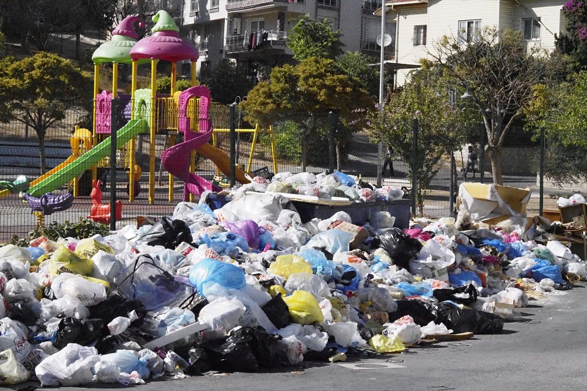 İzmir Buca'da Çöp Sorununa Tepkiler: 'Kötü Koku ve Hastalık Riski Var!'