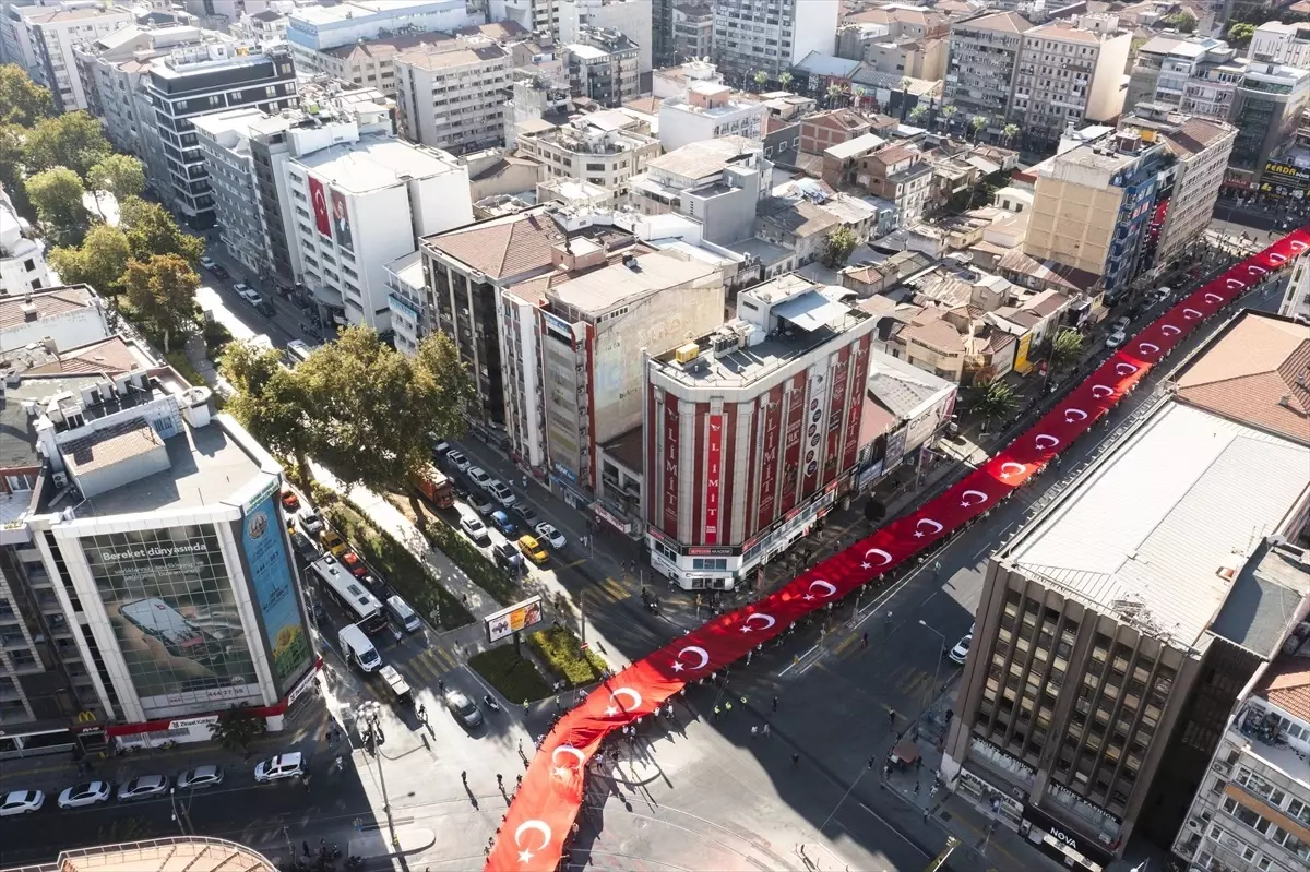 İzmir'in düşman işgalinden kurtuluşunun 103. yıl dönümü kutlanıyor