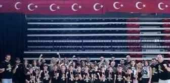 İzmir Yeni Nesil Spor Kulübü Basketbolda İki Şampiyonluk Elde Etti