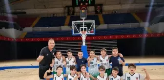 İzmir Yeni Nesil Spor Kulübü 11 Yaş Altı Erkek Takımı İl Birincisi Oldu