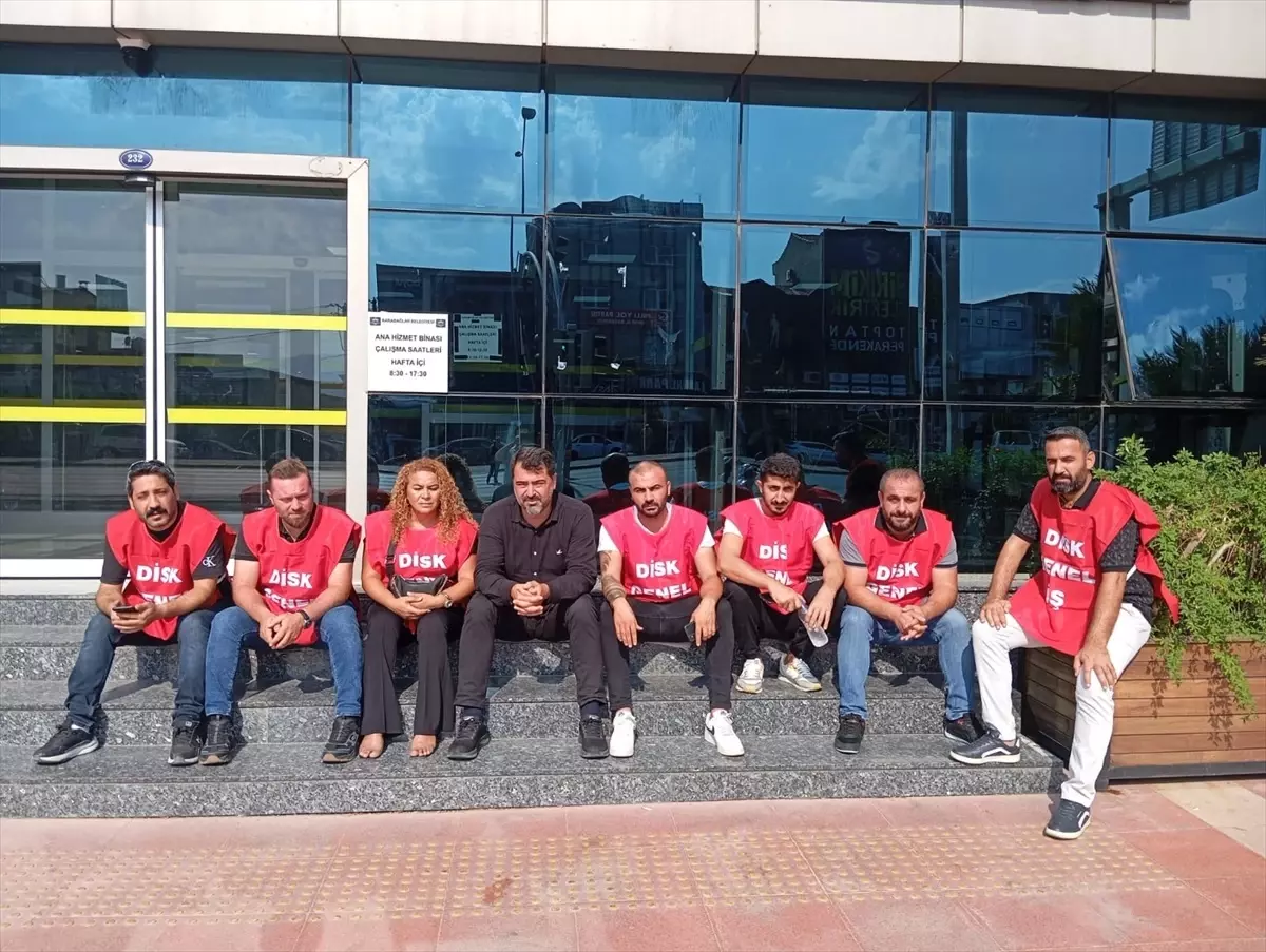 Karabağlar Belediyesi İşçileri Eylemde: Alacakları 5 Aydır Ödenmiyor