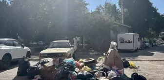 Karşıyaka'da Çöpler Toplanmıyor, Mahalleli Çözüm İstiyor