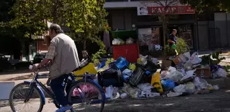 Karşıyaka'da Çöp Sorunu Protesto Ediliyor
