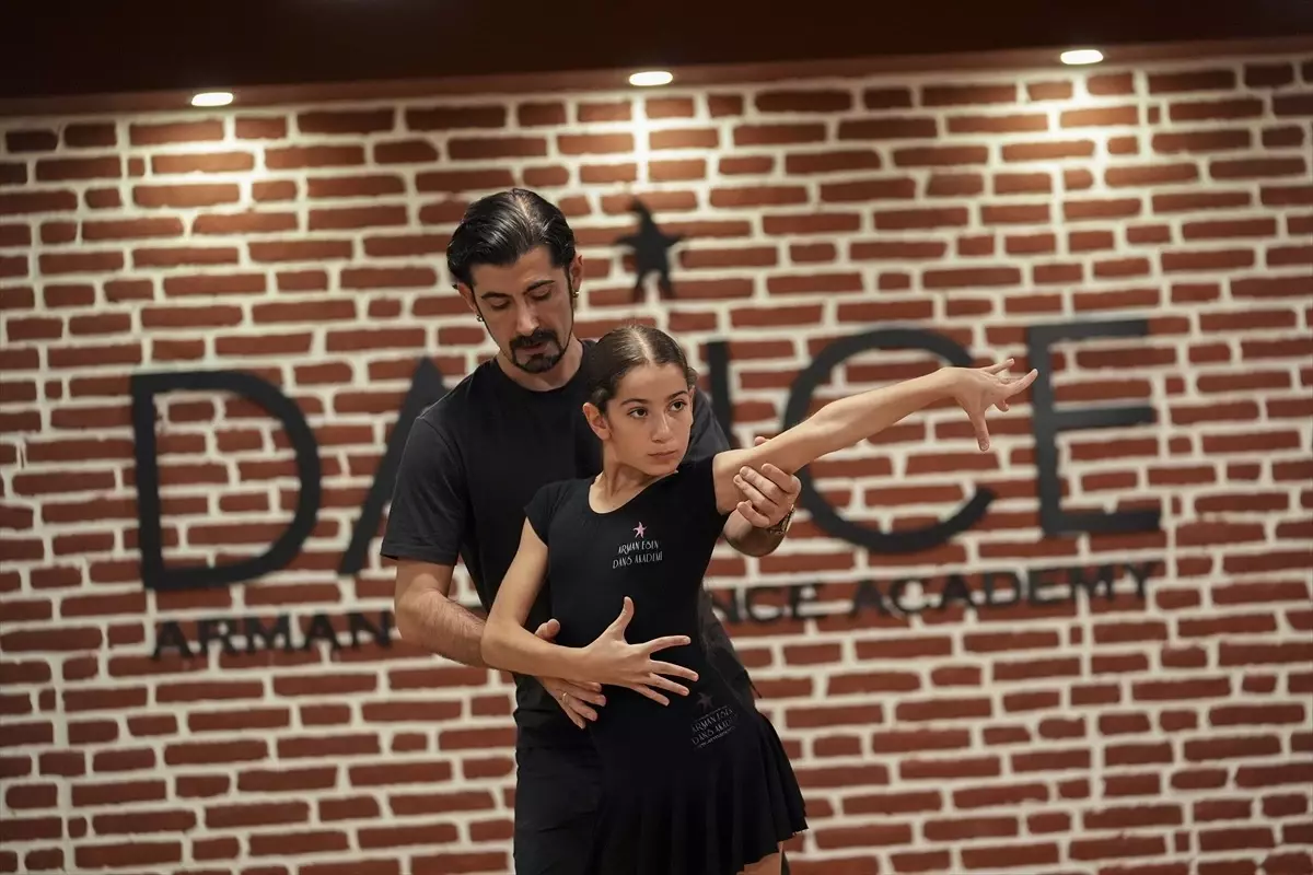 10 Yaşındaki Lena Esen, Uluslararası Dans Şampiyonu Oldu