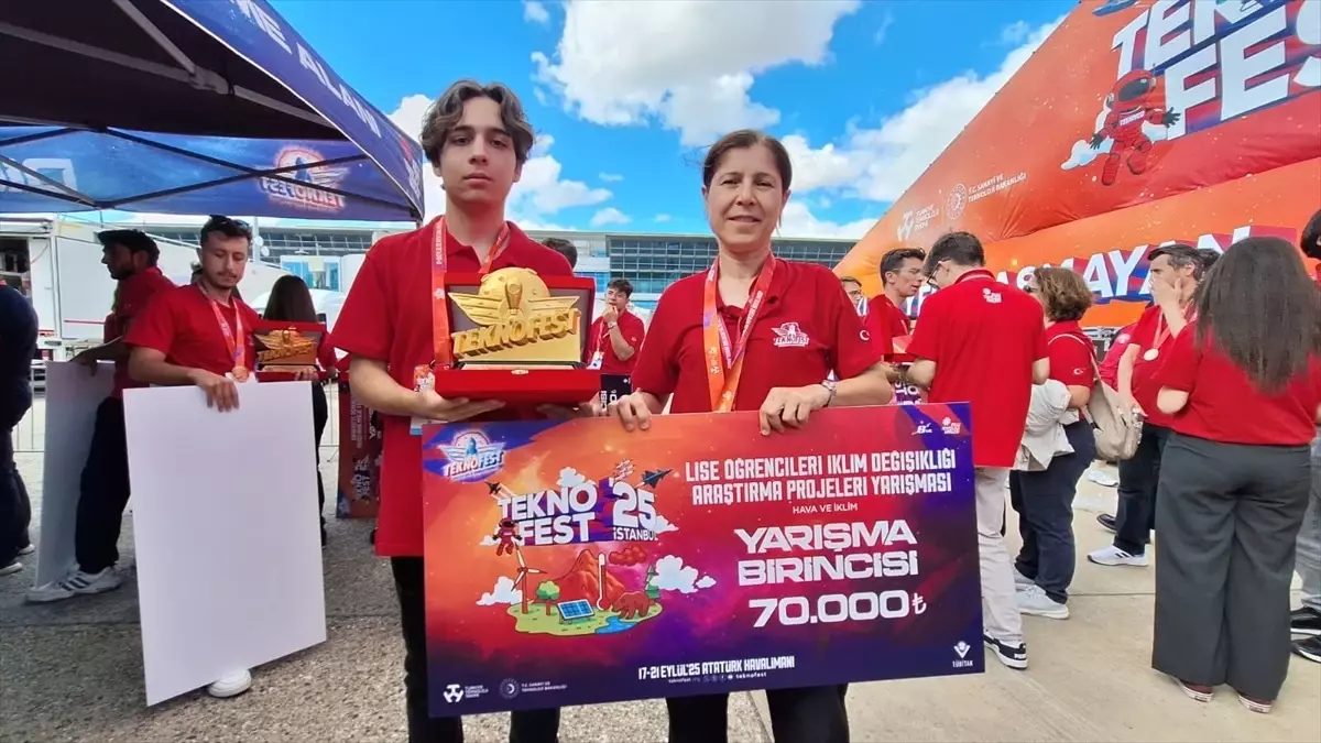 İzmirli Öğrenciler TEKNOFEST 2025'te Ödüllerle Dönüyor