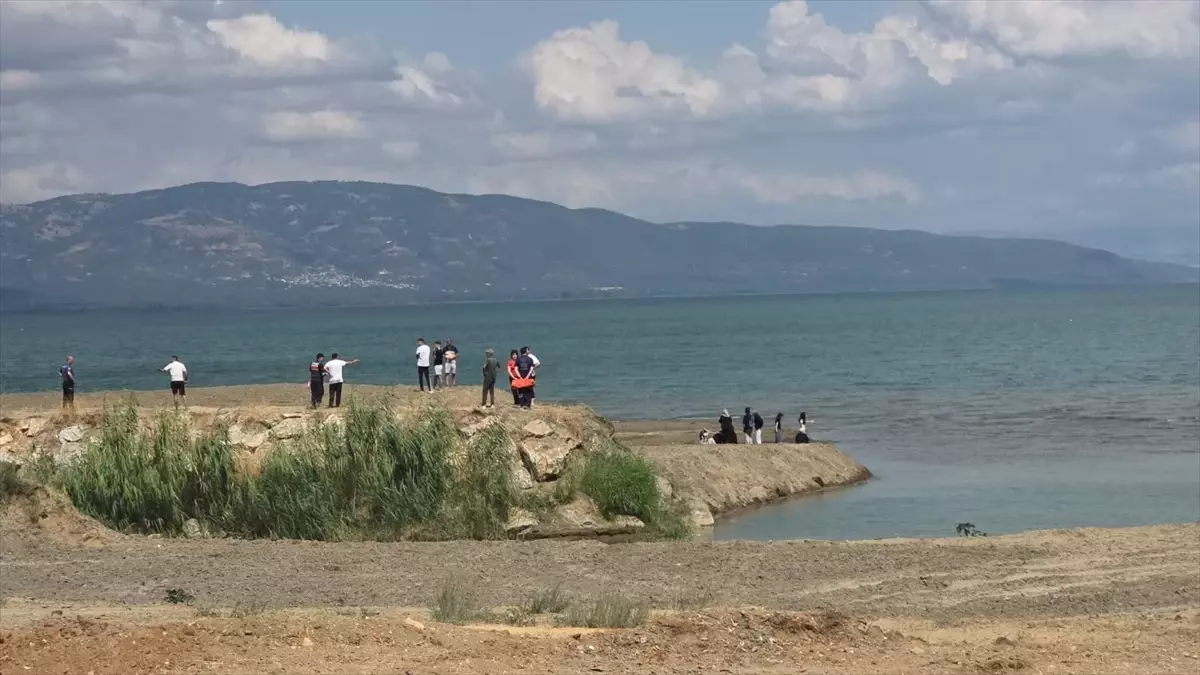 Bursa'da 6 Yaşındaki Çocuk İçin İznik Gölü'nde Arama Çalışması Başlatıldı