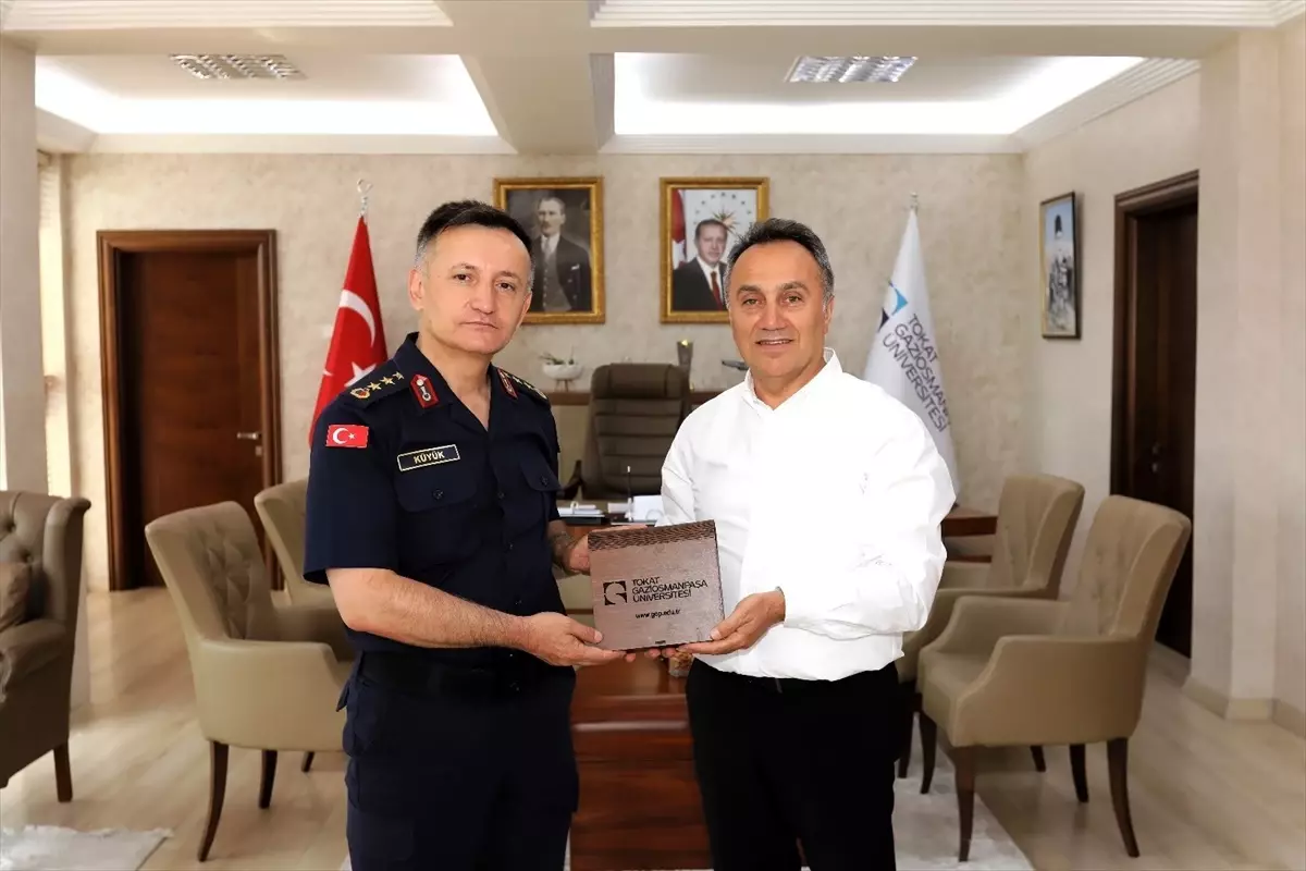 Kıdemli Albay Küyük'ten Rektör Yılmaz'a Veda Ziyareti