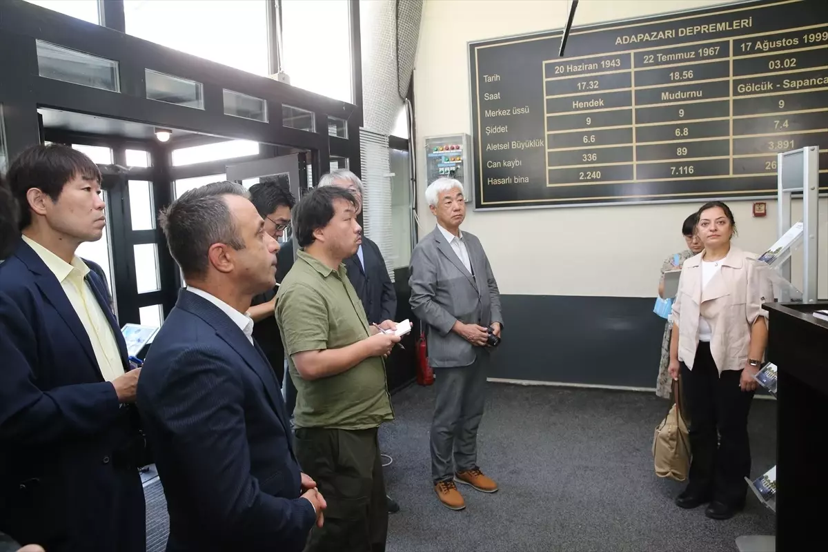 Japon akademisyenler, Sakarya'daki Deprem Müzesi'ni ziyaret etti