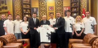 MHP Lideri Bahçeli'ye TÜRKHAN İHA Prototipi Takdim Edildi