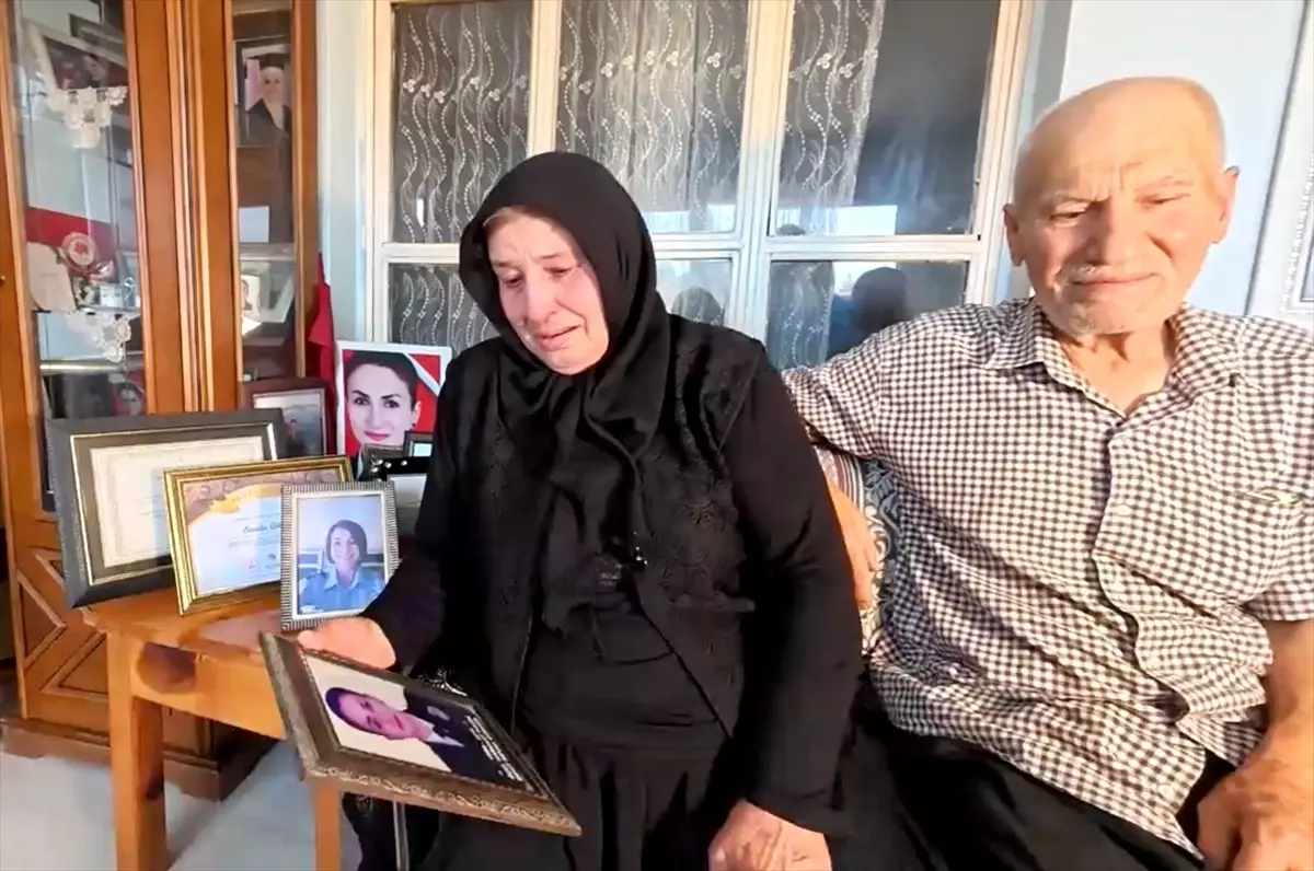 Kadın özel harekat polislerinden 15 Temmuz şehidi Sevda Güngör'ün ailesine ziyaret