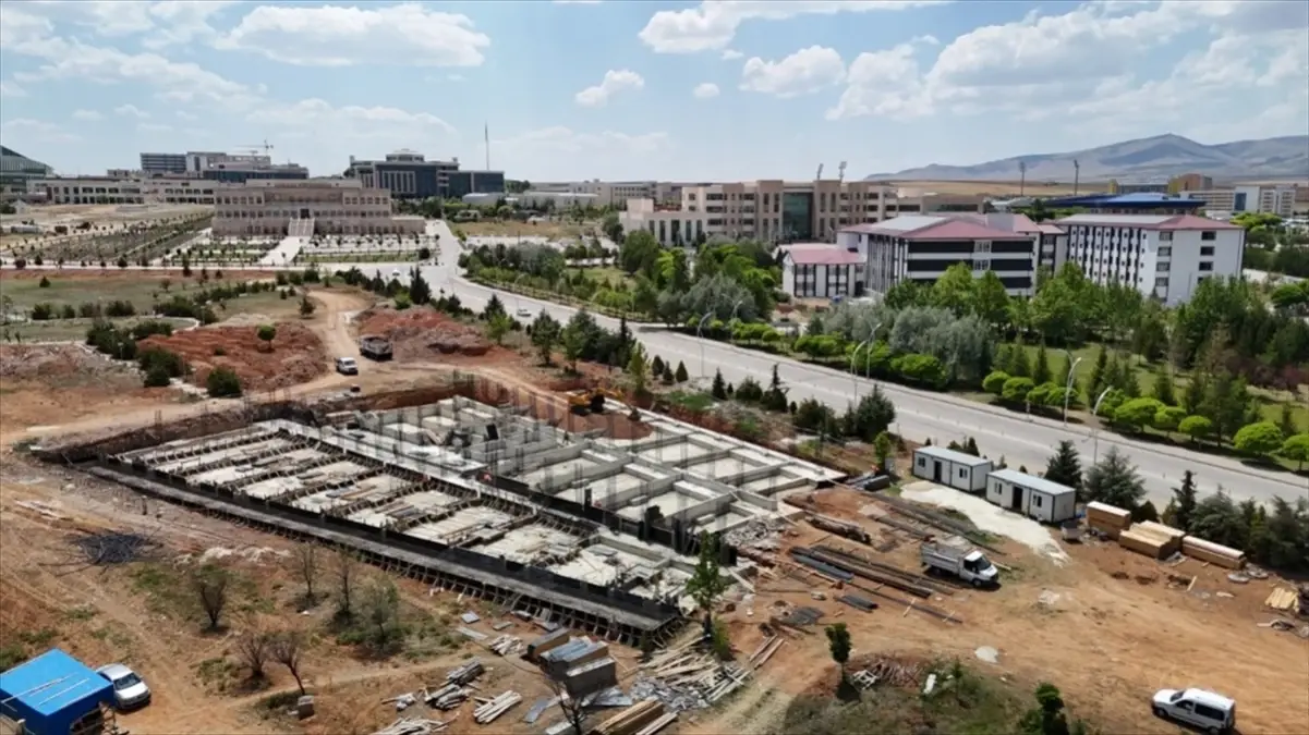 Kırşehir Ahi Evran Üniversitesi'nde Büyük Ölçekli Yatırım Projeleri Devam Ediyor
