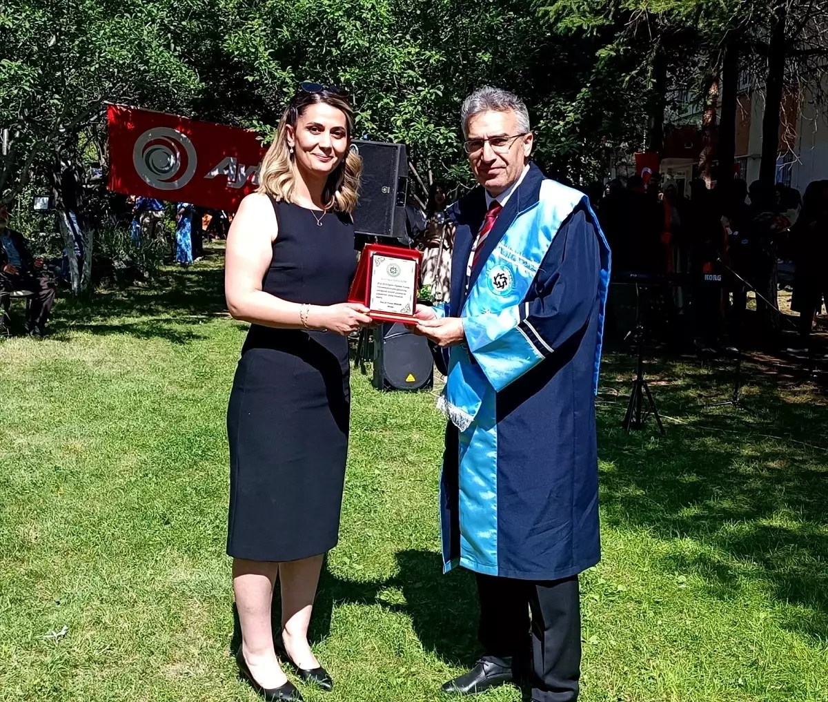 Kafkas Üniversitesi'nde Mezuniyet Heyecanı