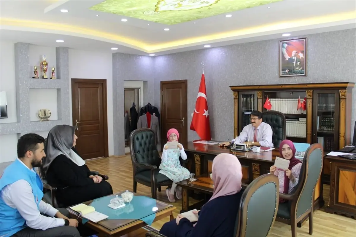 Kahramankazanlı Kız Kardeşlerden Örnek Davranış: Kazandıkları Parayı Gazze'ye Bağışladılar