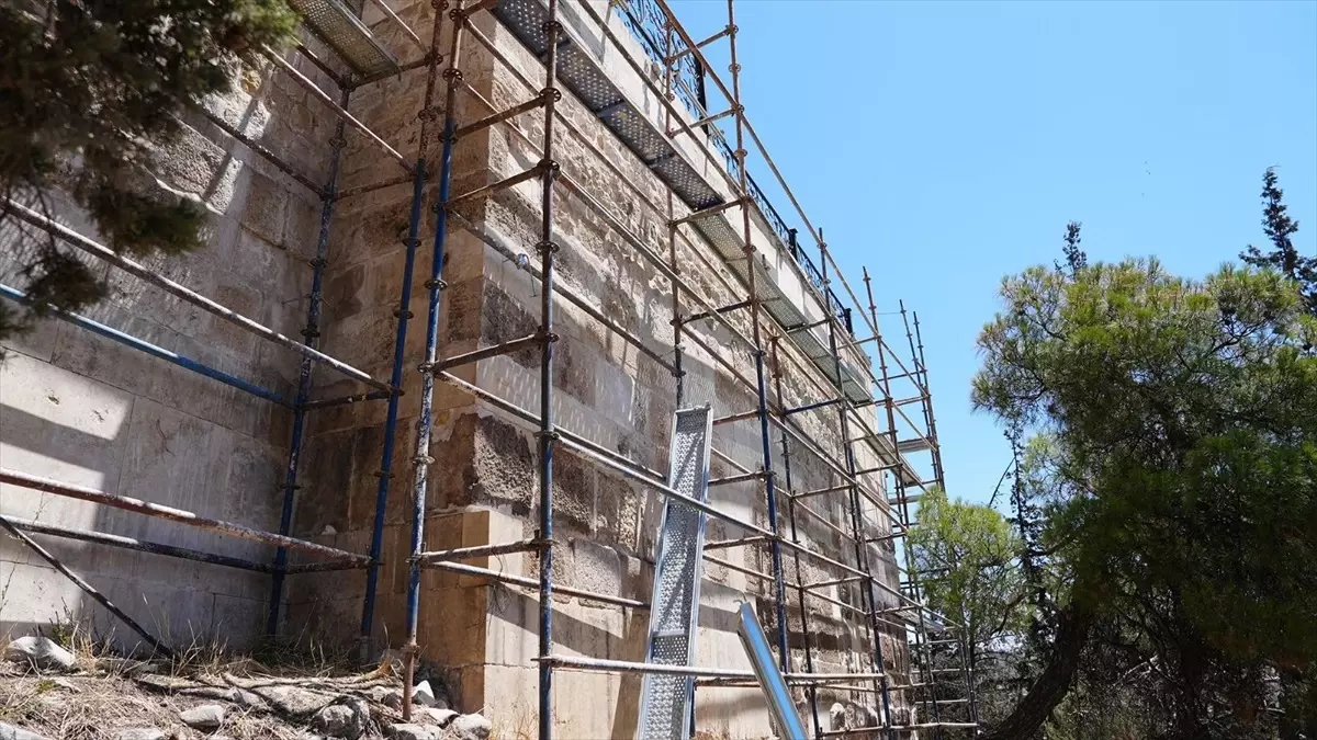 Kahramanmaraş Kalesi'nde Restorasyon Çalışmaları Başladı