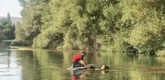 Ceyhan Nehri'nde Dengeyi Kaybederek Boğulan Genç Hayatını Kaybetti