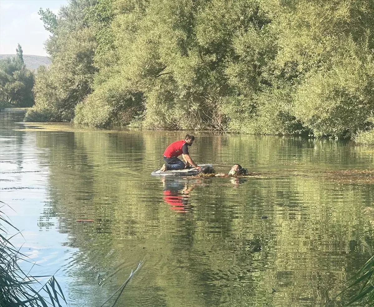 Ceyhan Nehri'nde Dengeyi Kaybederek Boğulan Genç Hayatını Kaybetti