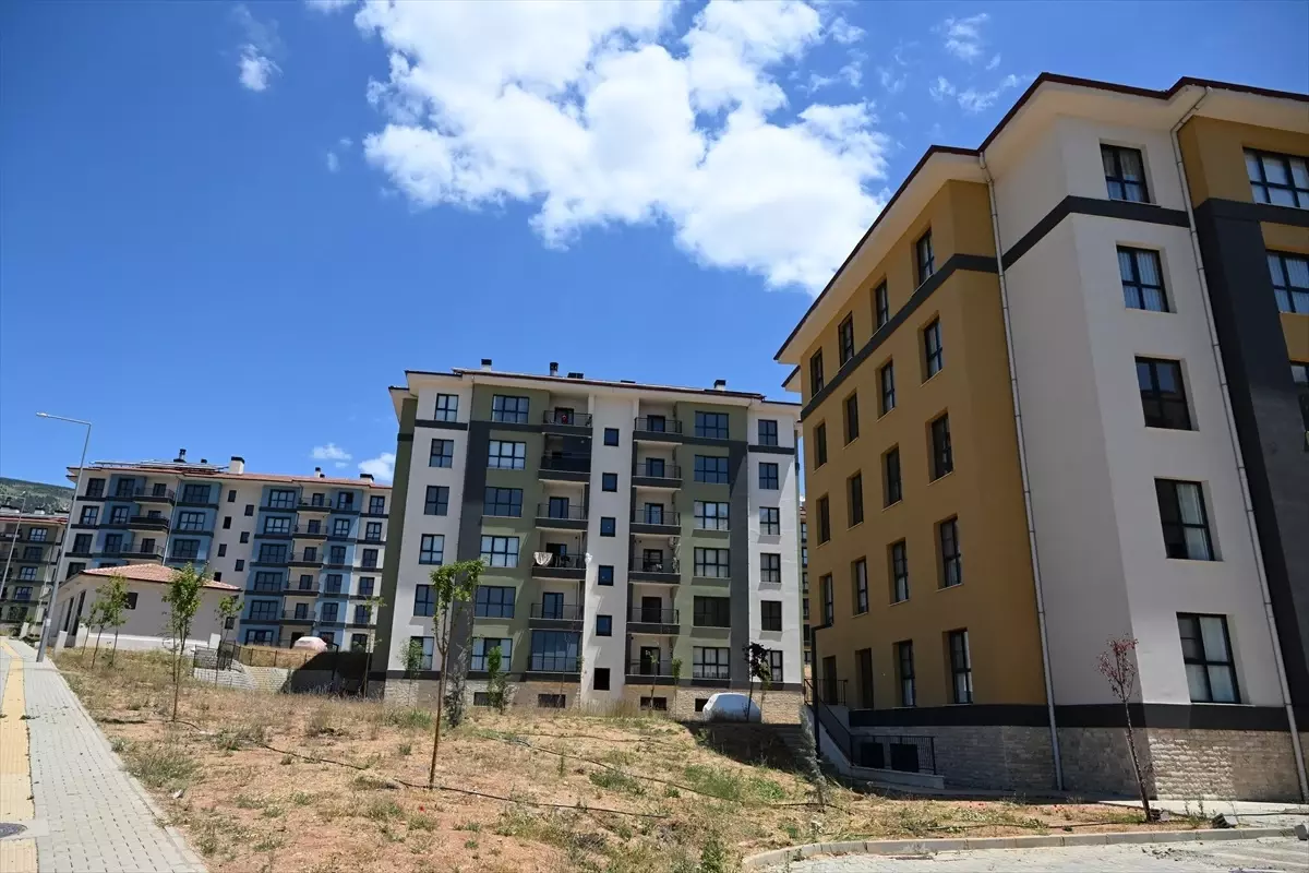 Depremzedeler Kurban Bayramı'nı Yeni Evlerinde Kutluyor