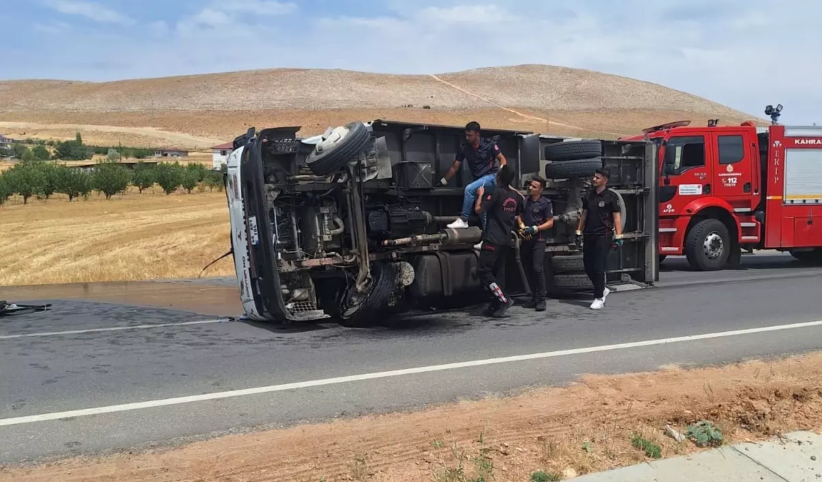 Kahramanmaraş'ta Kamyonet Devrildi: 2 Yaralı
