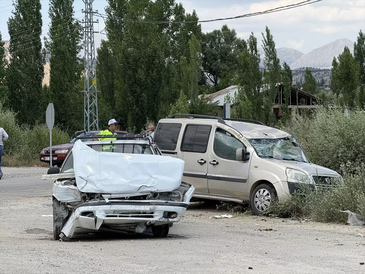 Kahramanmaraş'ta Trafik Kazası: 5 Yaralı