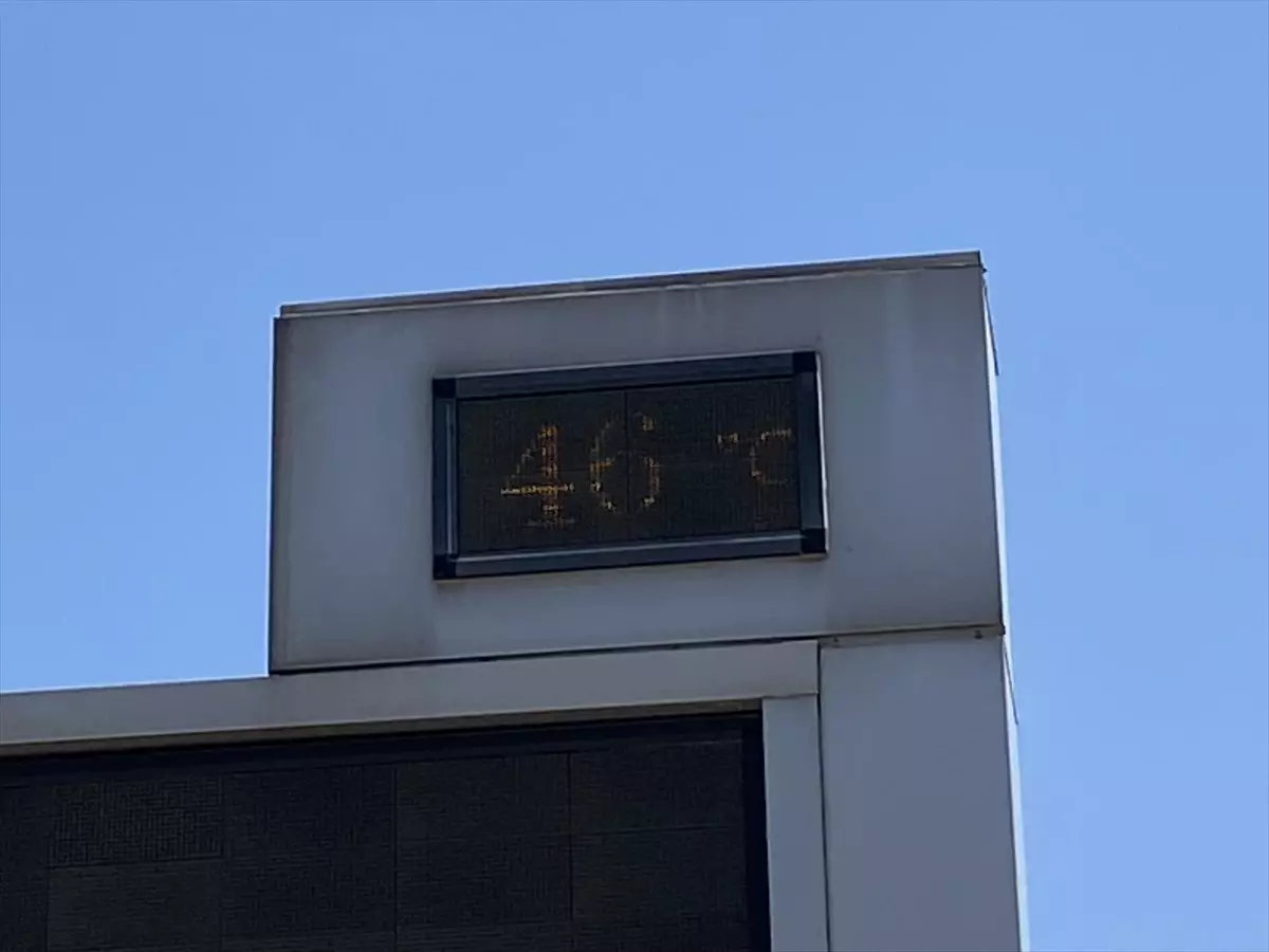 Kahramanmaraş'ta Sıcak Hava Günlük Yaşamı Olumsuz Etkiliyor